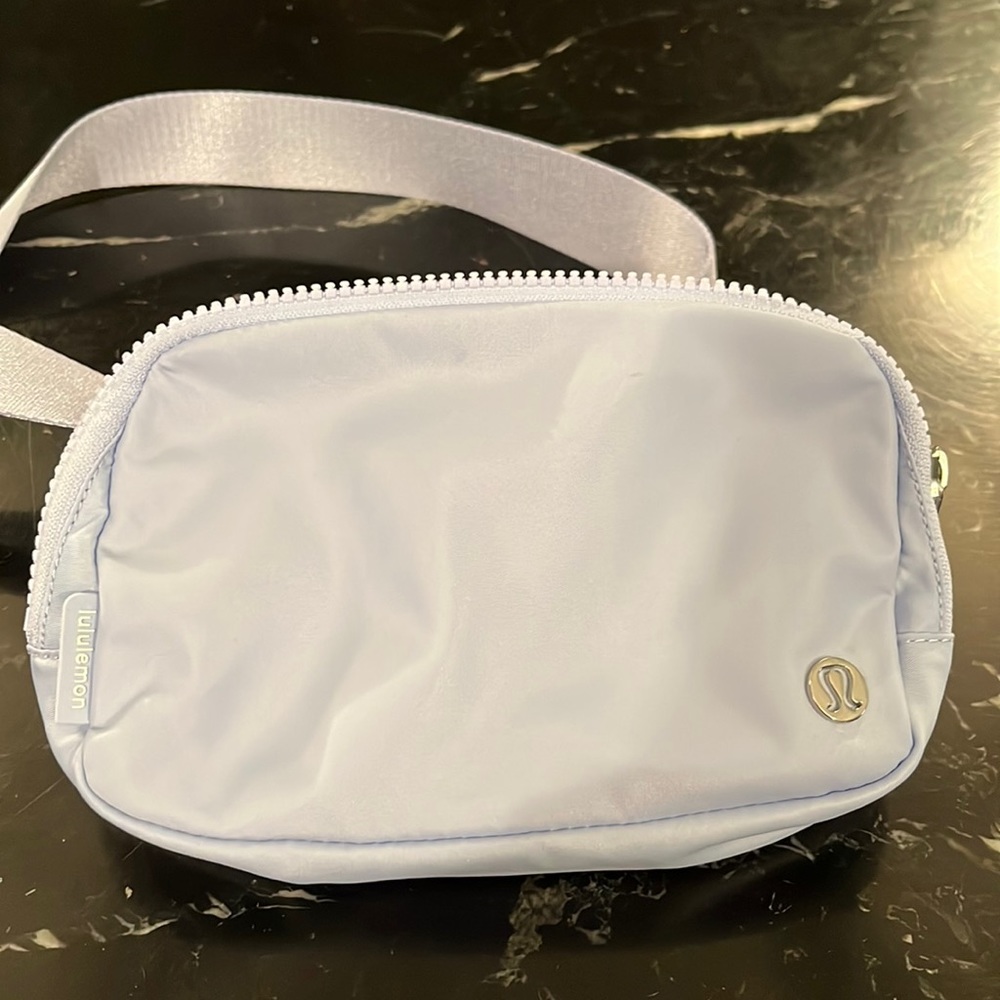 Lululemon wear everywhere belt bag